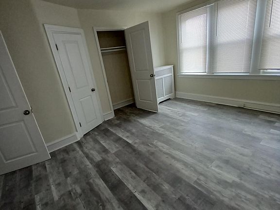 4th image of 5203 W Clarkson Ave