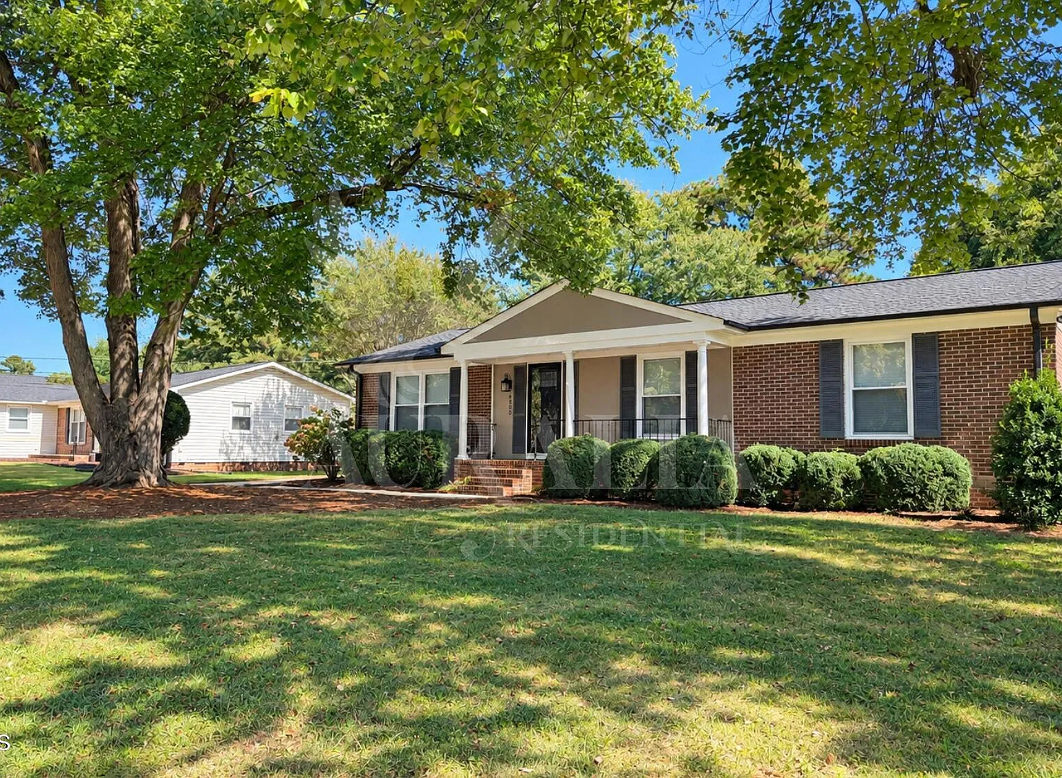 3 bed, 2.0 bath, 1660 sqft, $2,950 — Photo 3