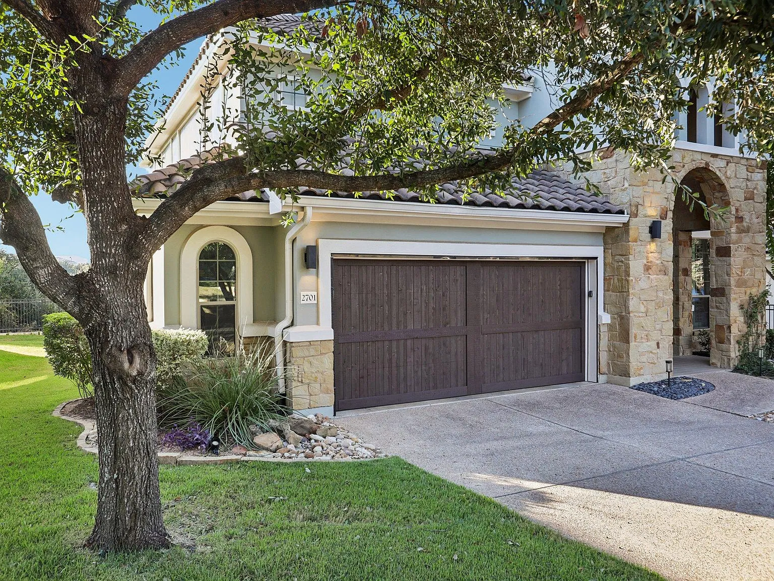 4 bed, 3.5 bath, 2733 sqft, $3,250 — Photo 2