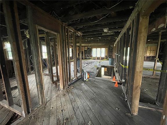 3rd image of 7050 NW Railroad Ave