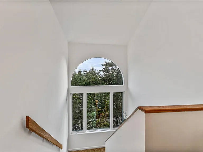 192 Dune Rd — Photo 19