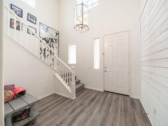4th image of 411 Calabrese St