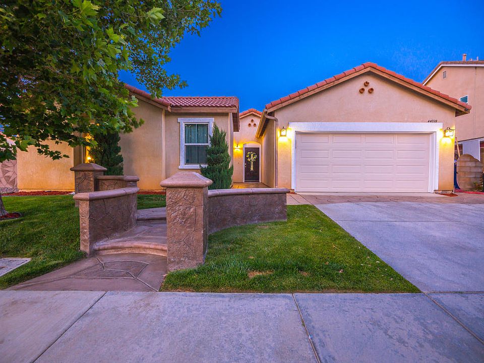 1st image of 44038 Dahlia St