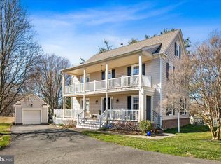 6582 Forsythia St, Springfield, VA 22150