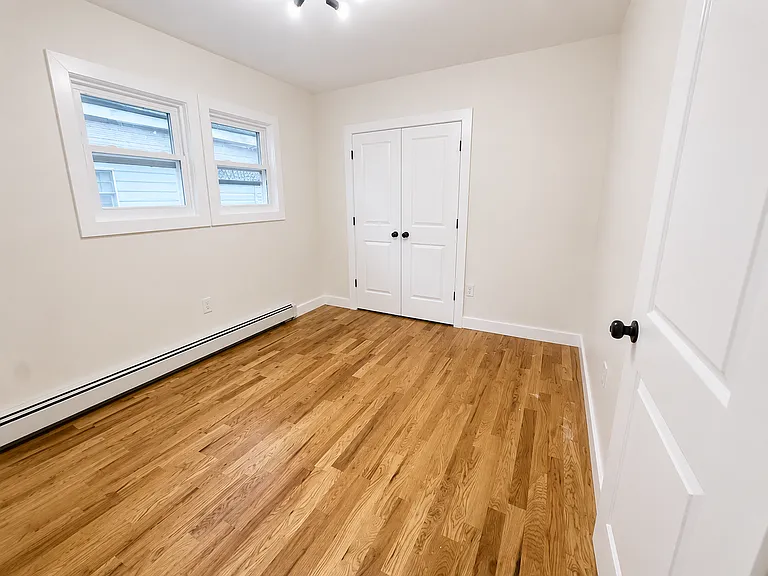 207-209 Hansbury Ave #B — Photo 17