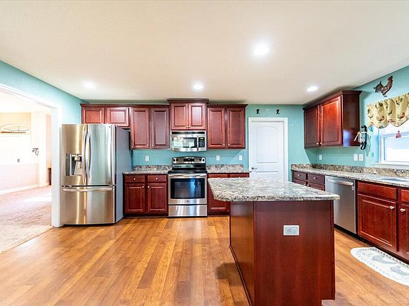 3rd image of 5782 NW Lynn Ct