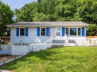 513 Sycamore Dr, Wamego, KS 66547