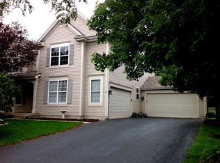 319 Greenwood Pl, Oswego, IL 60543