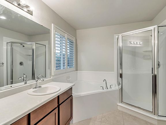 4th image of 3671-300 Ea St