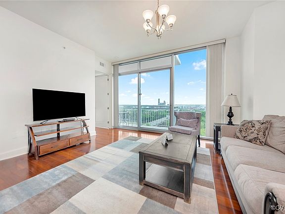 4th image of 301 Virginia St Unit 1006