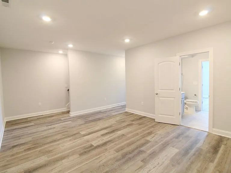 1073 Bluemoon Dr — Photo 27