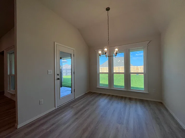 12406 S Lakewood Ave — Photo 11