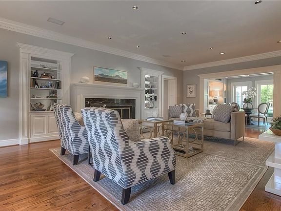 3rd image of 3861 Bellaire Cir
