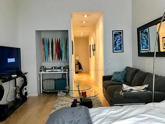 Rented by Bouklis Group | media 77