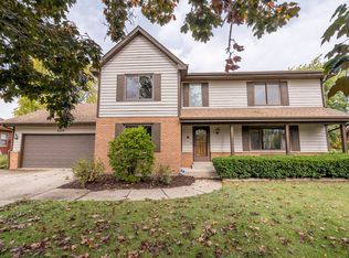 4150 Midlane Dr, Wadsworth, IL 60083