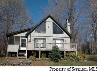 865 Deerfield Rd, Lake Ariel, PA 18436