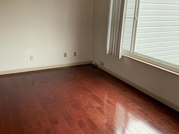 2nd image of 335 24th Ave APT 3