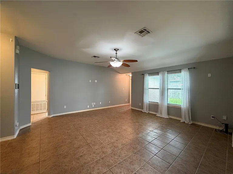 6629 Kodiak Dr — Photo 5