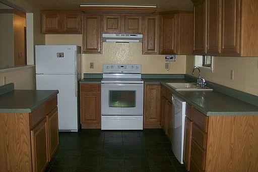3rd image of 40 E Alder Pl E