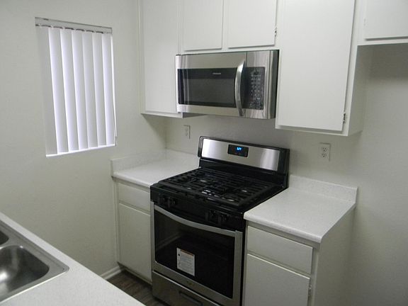 4th image of 14543 Burbank Blvd #217