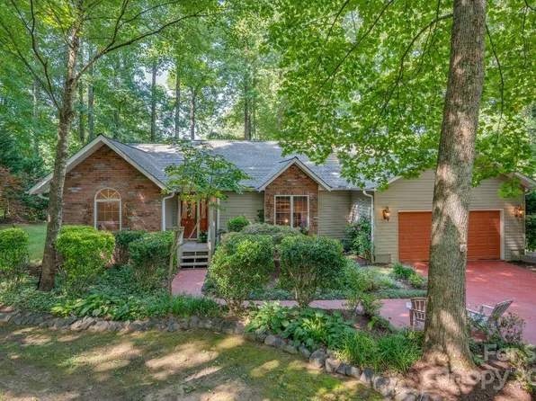 115 Turnberry Ct, Hendersonville, NC 28791