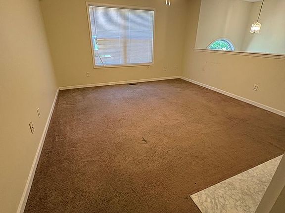 3rd image of 886 Eagles Nest Cir