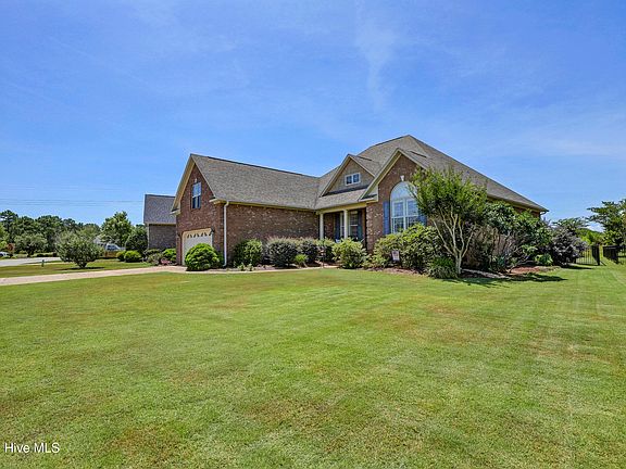 3rd image of 728 Highlands Drive