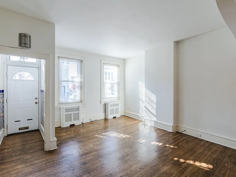 2155 E Letterly St — Photo 5