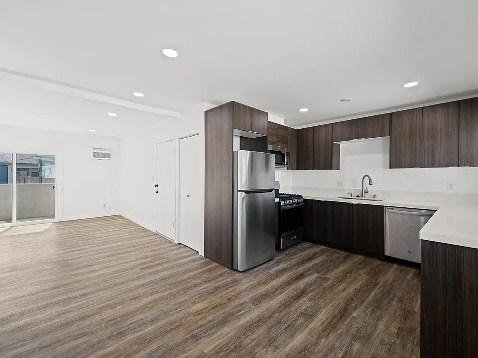 1929 S Corning St #5