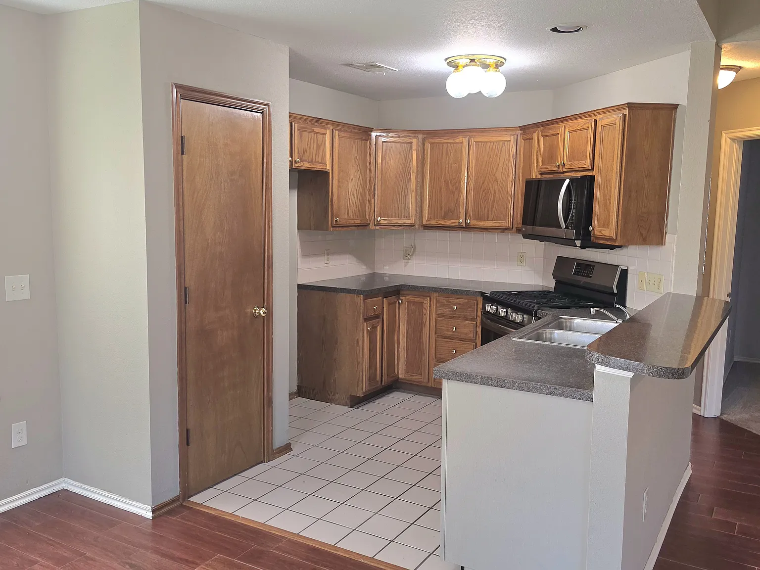 3 bed, 1491 sqft, $1,700 — Photo 3