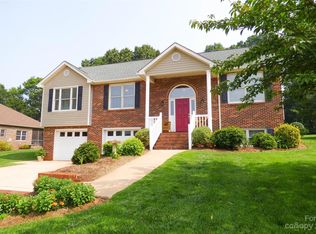 2494 Chandy St, Newton, NC 28658