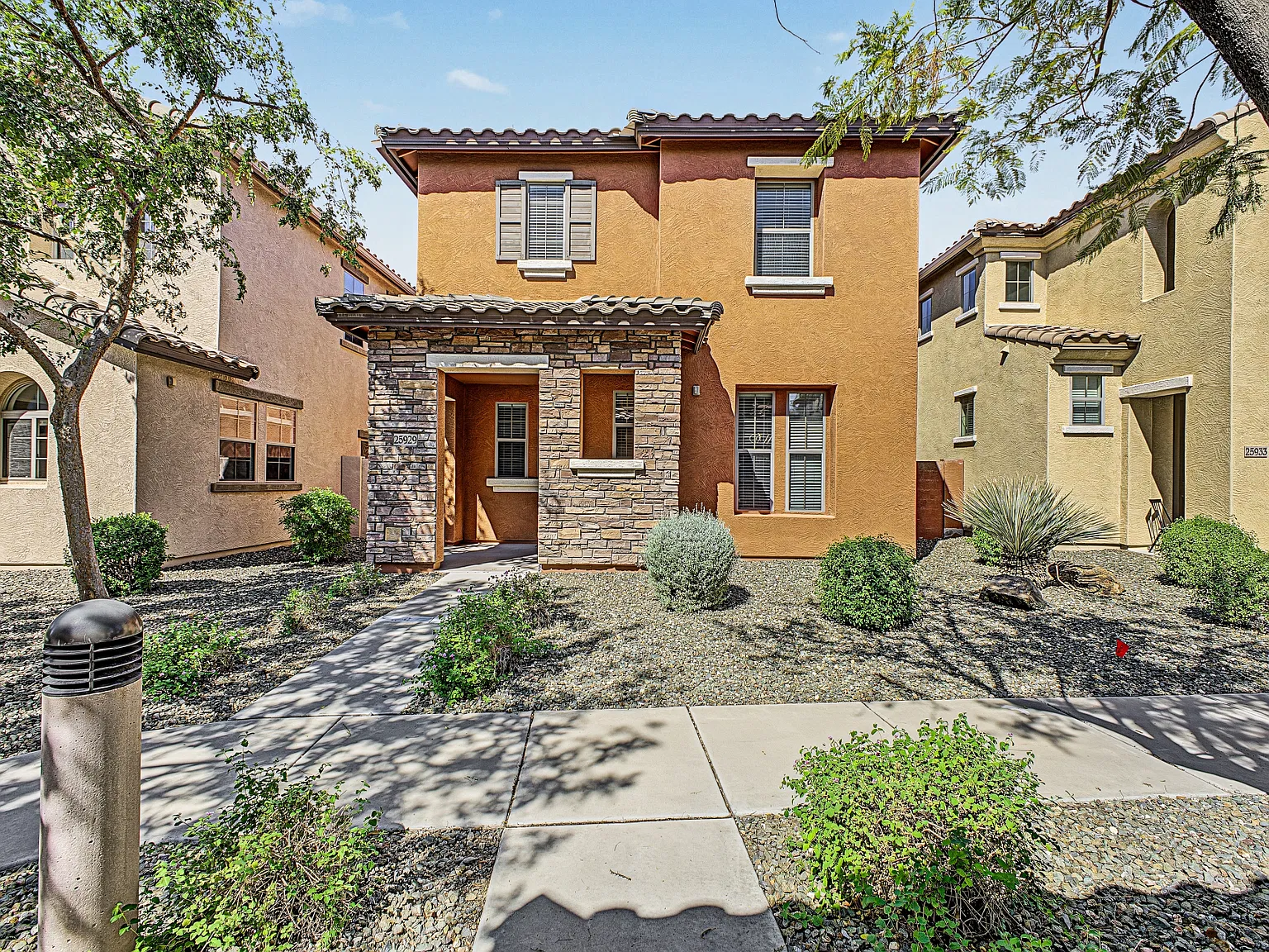 3 bed, 1883 sqft, $2,300 — Photo 1