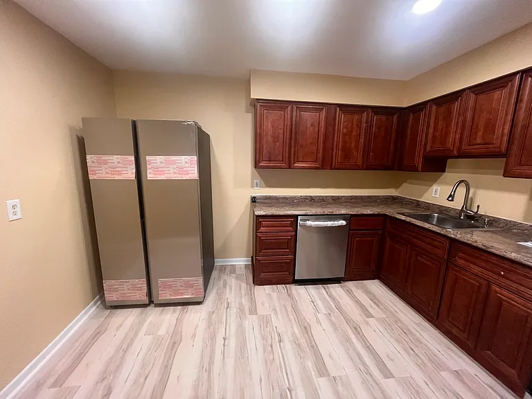 G3 Avon Dr — Photo 2