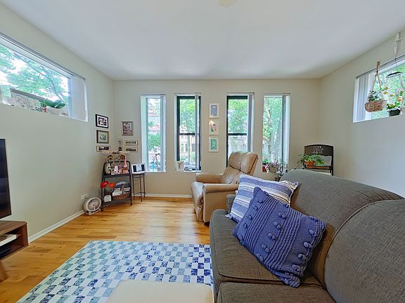 2nd image of 1433 W Balmoral Ave #1439-1N