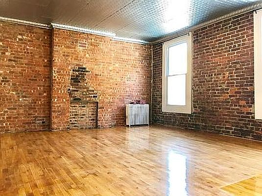 2nd image of 1008 49th Ave #3R