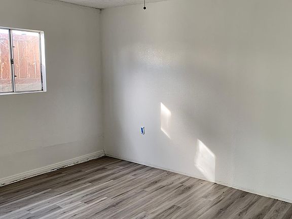 3rd image of 17628 Lemay Pl #2