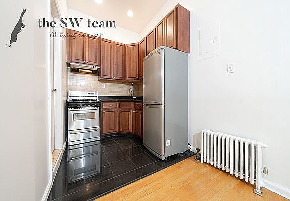 3rd image of 112 W 80th St APT 2F