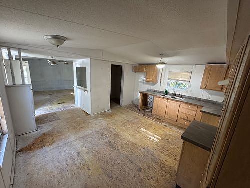 2nd image of 13256 Lake Circle Dr