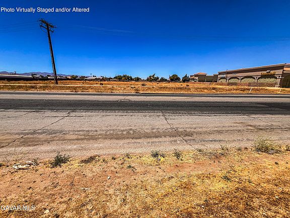 3rd image of 11125 Hesperia Rd