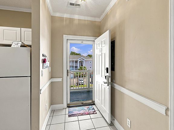 3rd image of 4879 Dahila Ct. #304