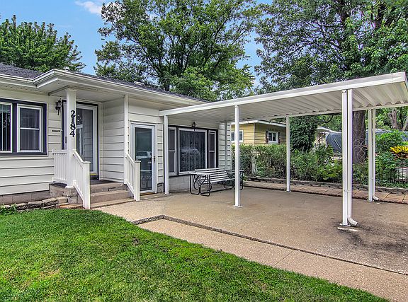 3rd image of 2184 Saint Joseph Pl