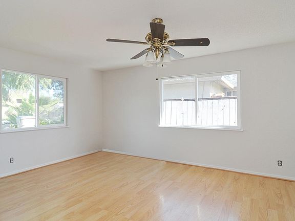 4th image of 2687 Ophelia Ave