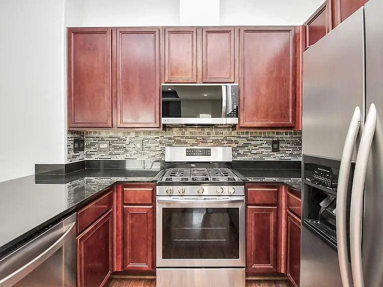 3900 Center St — Photo 14