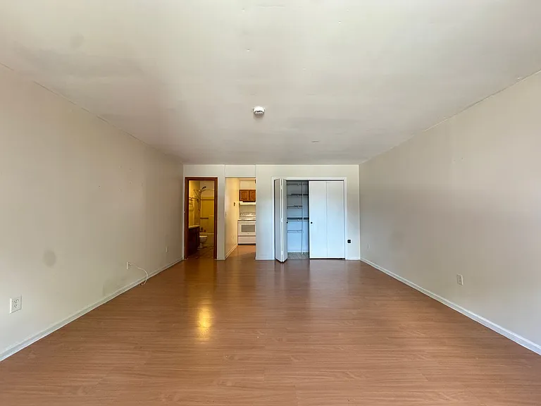 547 Naugatuck Ave — Photo 8