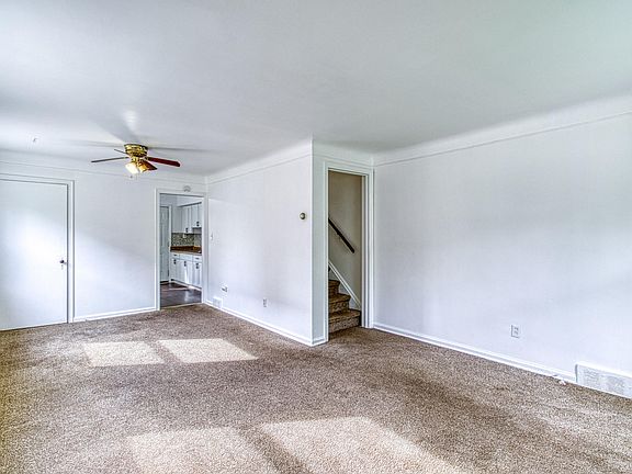 4th image of 17710 Chester St