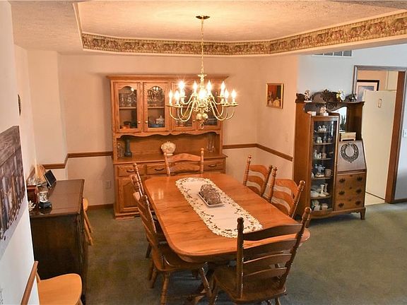 3rd image of 110 Saint Andrews Dr