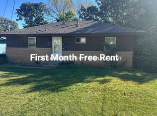 3935 Oakshire Rd, Des Moines, IA 50310