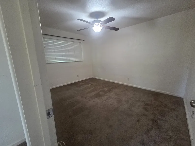 2420 E Pontiac Way — Photo 26