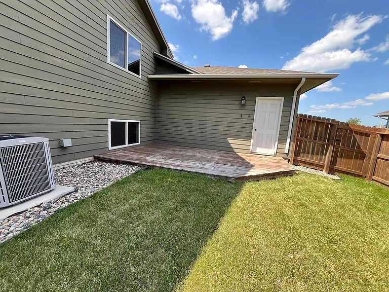 7913 W 48th St — Photo 10
