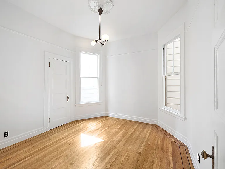 446 Lyon St — Photo 8